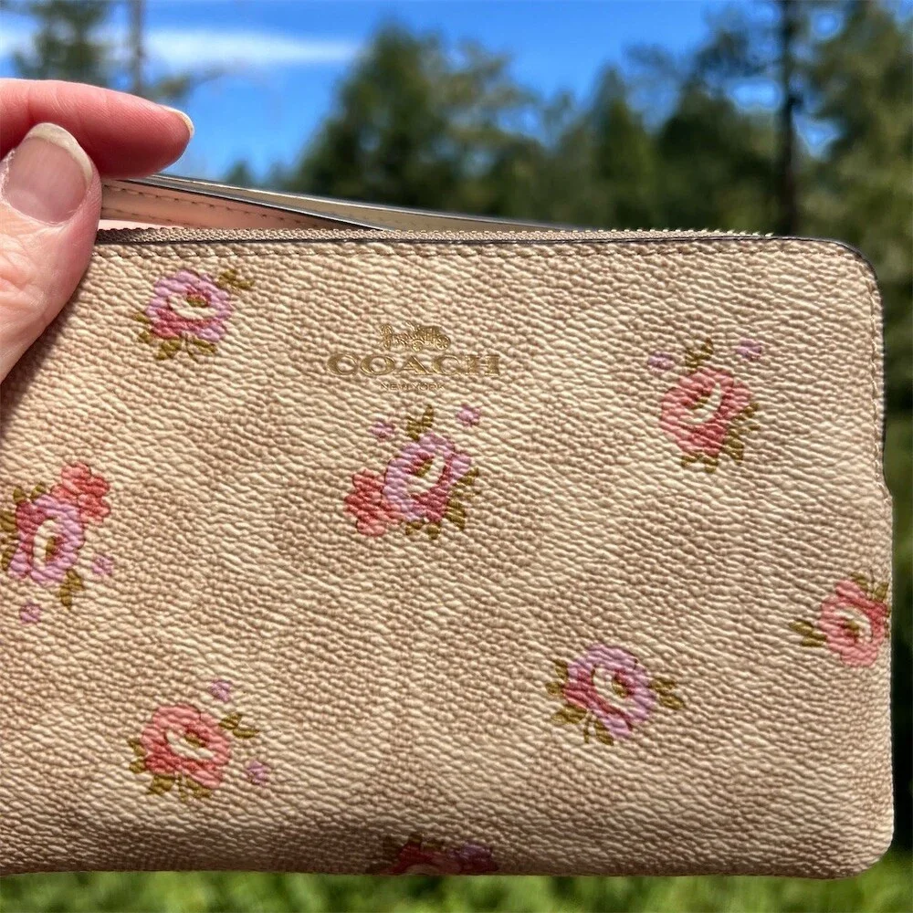 COACH Signature Chalk/Sand Multi Wristlet Wallet Floral Print Gold Hardware NWT